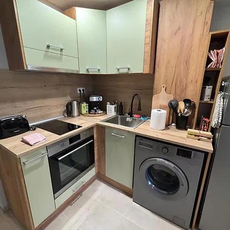 Cozy Brand New With Air Conditioner And Garden View * סופיה